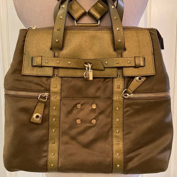 Henry Bendel Taupe 3Way Backpack/Shoulder/Top Handle w/Locket & Purple Interior - Picture 2 of 9
